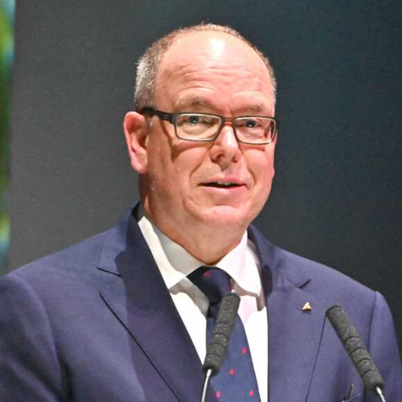 Le prince Albert II de Monaco durant la cérémonie de Remise des Prix de la Fondation Prince Albert II de Monaco, au Grimaldi Forum, à Monaco, le 29 octobre 2021. © Bruno Bebert/Bestimage 