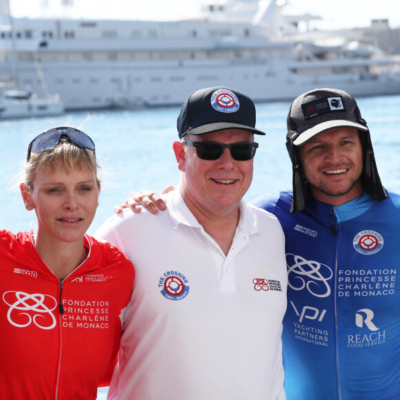 La princesse Charlène de Monaco, le prince Albert II de Monaco, Gareth Wittstock - La famille princière de Monaco à l'arrivée de la 3ème édition de la course "The Crossing : Calvi-Monaco Water Bike Challenge".  © Jean-Charles Vinaj/Pool Monaco/Bestimage 