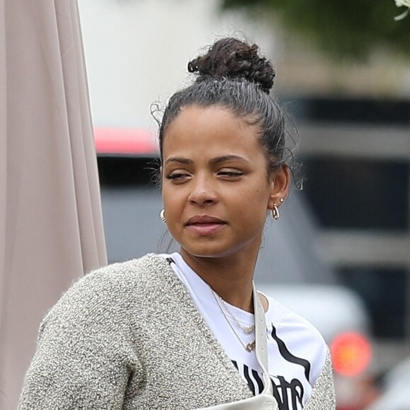 Christina Milian et leur fils Isaiah sont allés déjeuner au restaurant Mauro's Cafe à West Hollywood, Los Angeles, le 7 juin 2021.