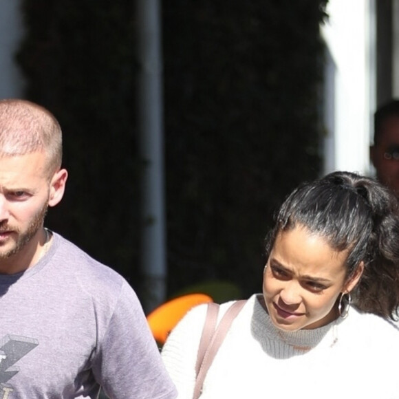 Matt Pokora et sa compagne Christina Milian se baladent avec leur fils Isaiah dans le quartier de West Hollywood à Los Angeles. La petite famille est allée déjeuner chez Fred Segal. Le 11 février 2020 