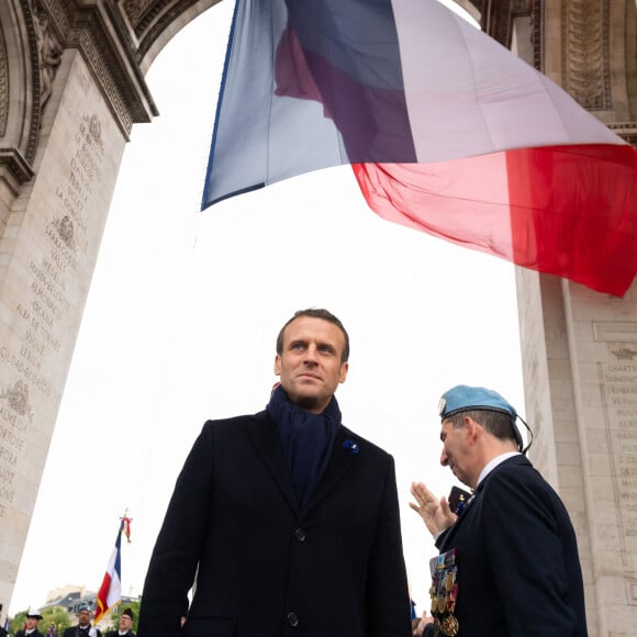 Le président Emmanuel Macron lors de la commémoration du 74ème anniversaire de la victoire du 8 mai 1945 à l'Arc de Triomphe à Paris