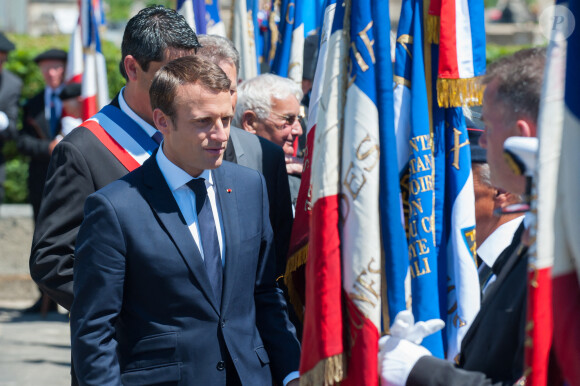 Le président de la République française, Emmanuel Macron et le maire d'Oradour-sur-Glane Philippe Lacroix lors de la cérémonie du 73ème anniversaire du massacre d'Oradour-sur-Glane pendant la Seconde Guerre Mondiale à Oradour-sur-Glane, le 10 juin 2017