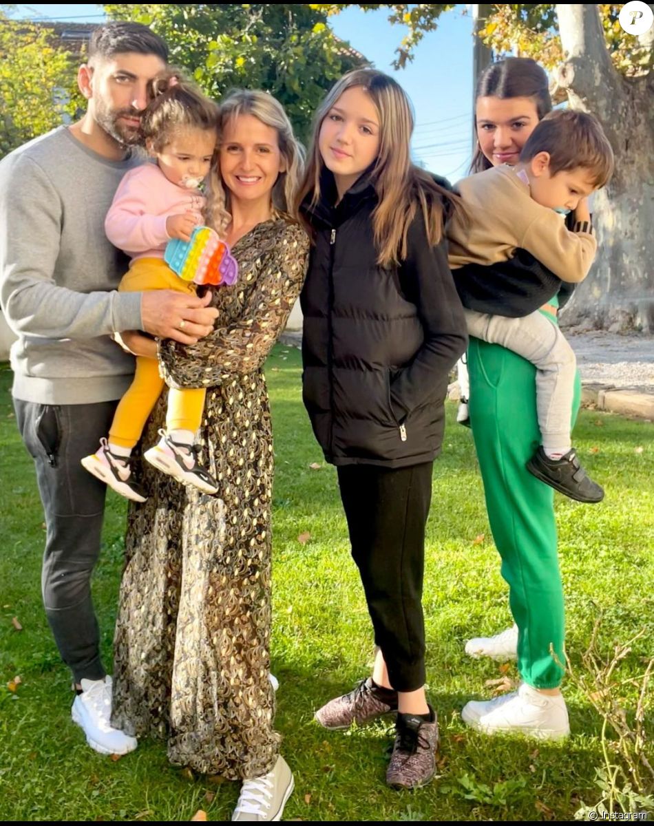 Ambre et Alexandre Dol de "Familles nombreuses" avec leurs enfants