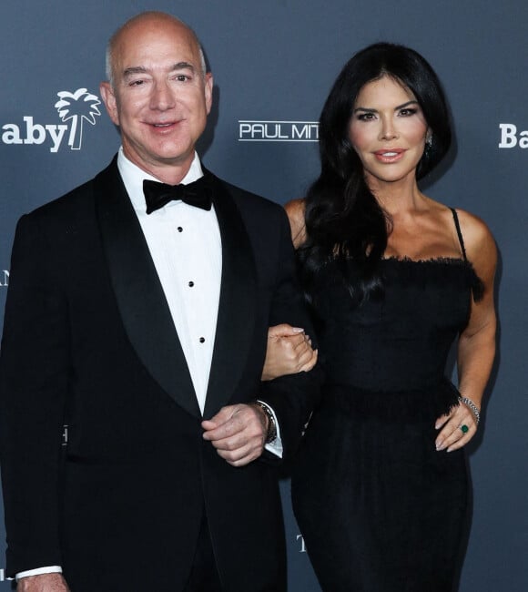Jeff Bezos et sa compagne Lauren Sanchez - Gala des 10 ans de Baby2Baby à Los Angeles 