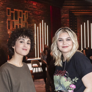 Barbara Pravi et Louane pendant l'emission "On Est En Direct" (OEED) en direct sur France 2. Le 30 janvier 2021. © Jack Tribeca / Bestimage