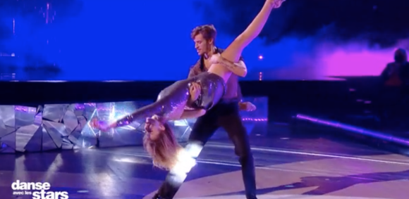 Aurélie Pons et Adrien Caby lors de la demi-finale de "Danse avec les stars" - 19 novembre 2021, TF1