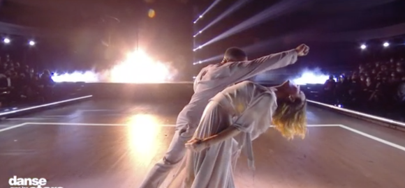 Tayc et Fauve Hautot lors de la demi-finale de "Danse avec les stars" - 19 novembre 2021, TF1