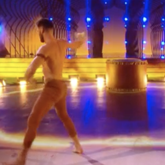 Bilal Hassani et Jordan Mouillerac lors de la demi-finale de "Danse avec les stars" - 19 novembre 2021, TF1