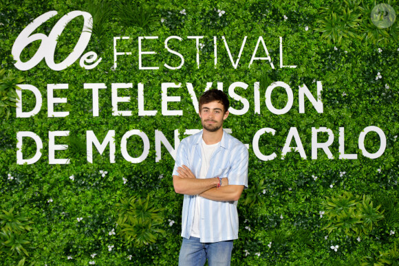 Clément Remiens pour la série Ici tout commence, sur le photocall du 60eme Festival de Télévision de Monte-Carlo au Grimaldi Forum à Monaco. © Bruno Bebert/Bestimage 