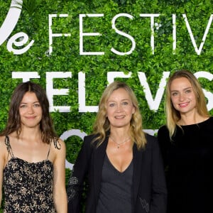 Julie Sassoust, Catherine Marchal et Aurélie Pons pour la série Ici tout commence, sur le photocall du 60eme Festival de Télévision de Monte-Carlo au Grimaldi Forum à Monaco le 20 juin 2021. © Bruno Bebert/Bestimage 