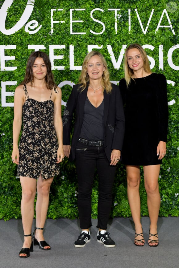 Julie Sassoust, Catherine Marchal et Aurélie Pons pour la série Ici tout commence, sur le photocall du 60eme Festival de Télévision de Monte-Carlo au Grimaldi Forum à Monaco le 20 juin 2021. © Bruno Bebert/Bestimage 