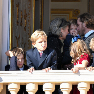 La princesse Caroline de Hanovre et ses petits enfants, Pierre Casiraghi et son épouse Beatrice Borromeo au balcon du palais princier, à l'occasion de la Fête nationale monégasque.