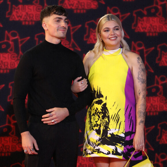 Florian Rossi et sa compagne Louane Emera lors de la 23ème édition des NRJ Music Awards 2021 au Palais des Festivals de Cannes, le 20 novembre 2021. © Dominique Jacovides/Bestimage 