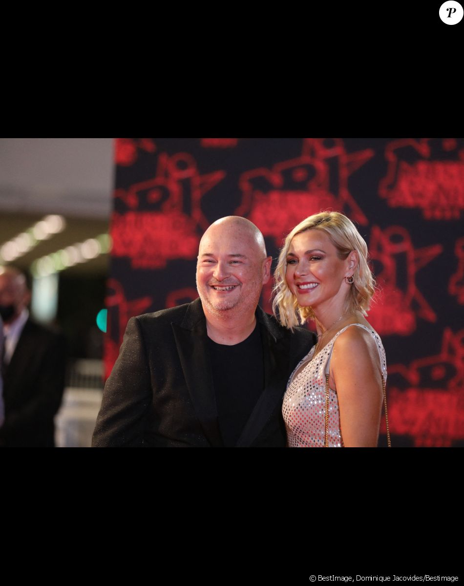 Sébastien Cauet et sa compagne Nathalie Dartois lors de la 23ème édition des NRJ Music Awards 2021 au Palais des Festivals de Cannes, le 20 novembre 2021. © Dominique Jacovides/Bestimage