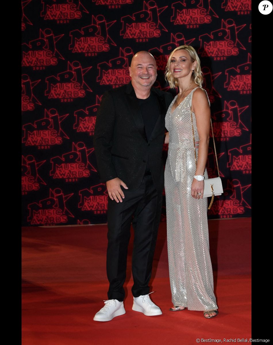 Sébastien Cauet et sa compagne Nathalie Dartois lors de la 23ème édition des NRJ Music Awards 2021 au Palais des Festivals de Cannes, le 20 novembre 2021. © Rachid Bellak/Bestimage