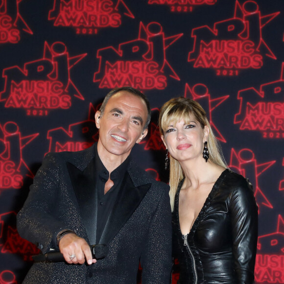 Nikos Aliagas et sa compagne Tina Grigoriou lors de la 23ème édition des NRJ Music Awards 2021 au Palais des Festivals de Cannes, le 20 novembre 2021. © Dominique Jacovides/Bestimage 