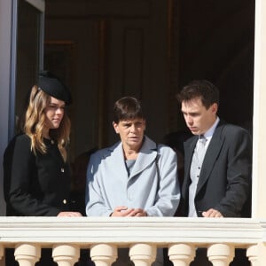 Camille Gottlieb, la princesse Stéphanie de Monaco et Louis Ducruet - La famille princière de Monaco apparaît au balcon du palais lors de la fête nationale de Monaco, le 19 novembre 2021. © Bebert-Jacovides/Bestimage