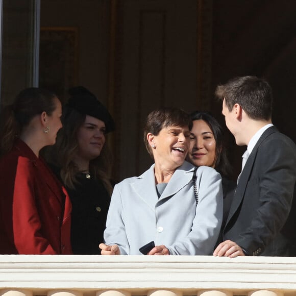 Pauline Ducruet, Camille Gottlieb, la princesse Stéphanie de Monaco, Louis Ducruet et sa femme Marie - La famille princière de Monaco apparaît au balcon du palais lors de la fête nationale de Monaco, le 19 novembre 2021. © Bebert-Jacovides/Bestimage