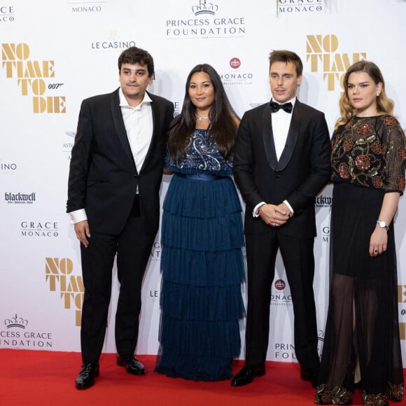 Louis et Marie Ducruet, Camille Gottlieb et son meilleur ami, Médy Anthony durant l'avant première du dernier James Bond " No Time To Die" au Casino de Monaco, le 29 septembre 2021. © Bruno Bebert/Bestimage