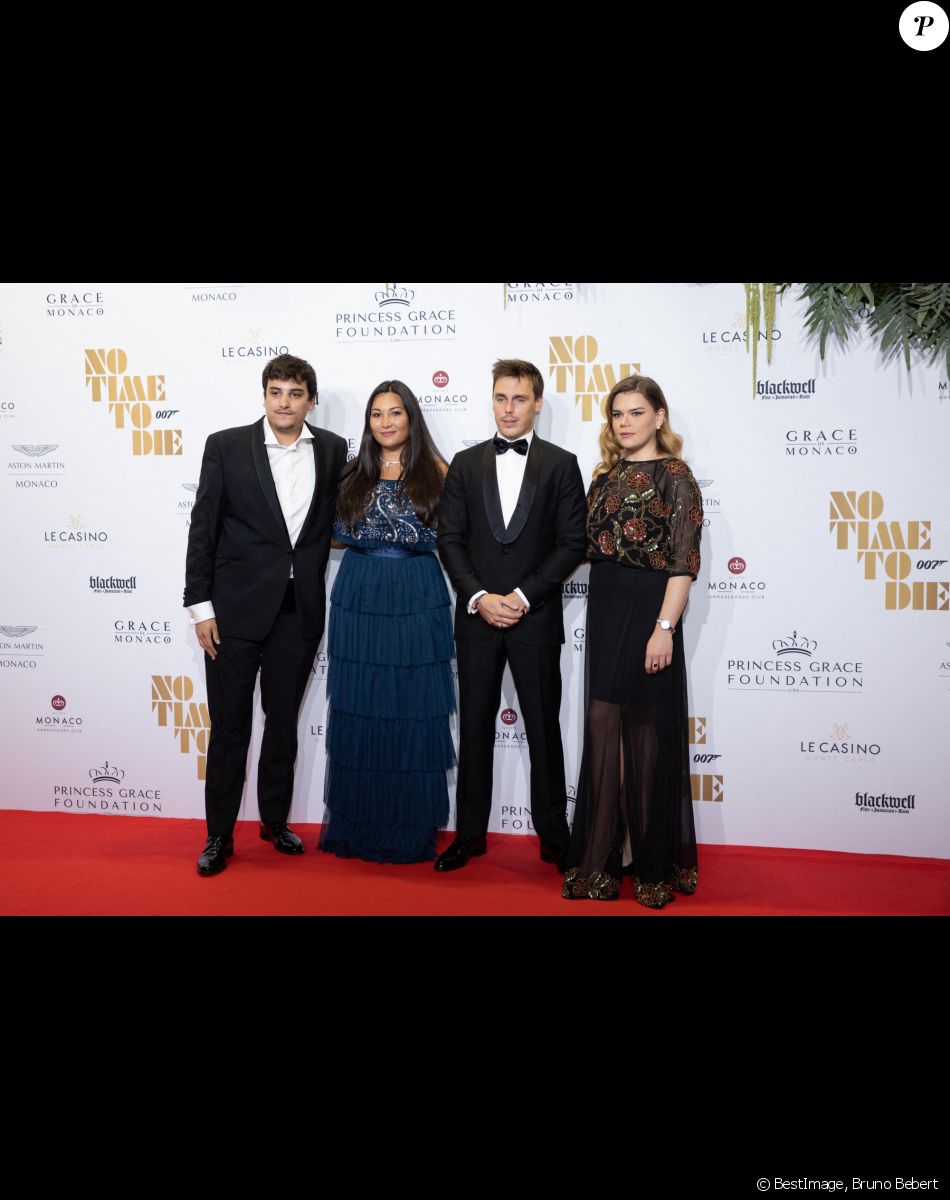 Louis et Marie Ducruet, Camille Gottlieb et son meilleur ami, Médy Anthony durant l'avant première du dernier James Bond " No Time To Die" au Casino de Monaco, le 29 septembre 2021. © Bruno Bebert/Bestimage