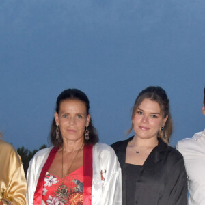 Maxime Giaccardi, Pauline Ducruet, la princesse Stéphanie de Monaco, Camille Gottlieb, Louis Ducruet et sa femme Marie durant la traditionnelle soirée d'été de Fight Aids Monaco au Sporting Club de Monaco, le 24 juillet 2021. © Bruno Bebert/PRM/Bestimage