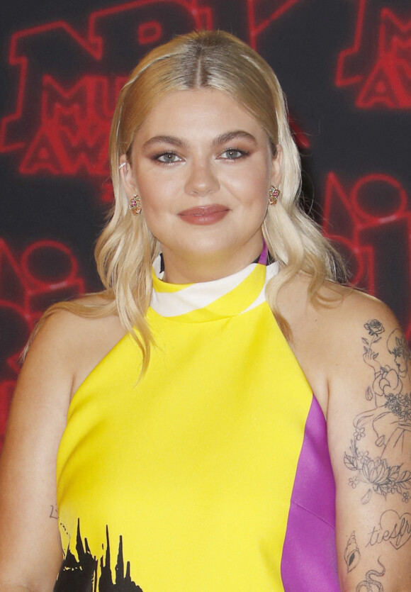 Louane Emera - 23e édition des NRJ Music Awards 2021 au Palais des Festivals de Cannes, le 20 novembre 2021. © Christophe Aubert via Bestimage