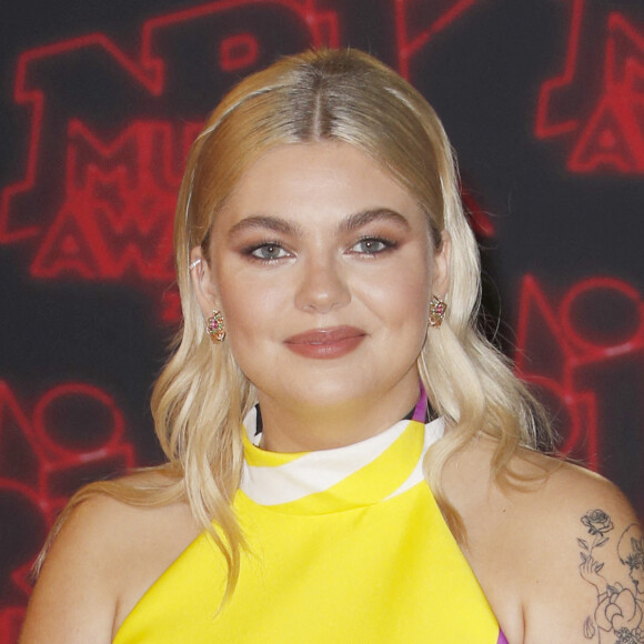 Louane Emera - 23e édition des NRJ Music Awards 2021 au Palais des Festivals de Cannes, le 20 novembre 2021. © Christophe Aubert via Bestimage