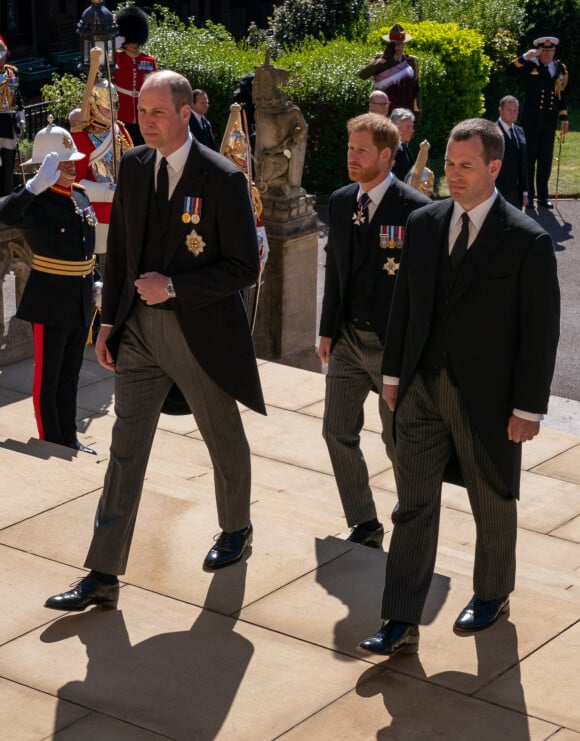 Le prince William, duc de Cambridge, Peter Phillips, Le prince Harry, duc de Sussex, - Arrivées aux funérailles du prince Philip, duc d'Edimbourg à la chapelle Saint-Georges du château de Windsor, le 17 avril 2021.