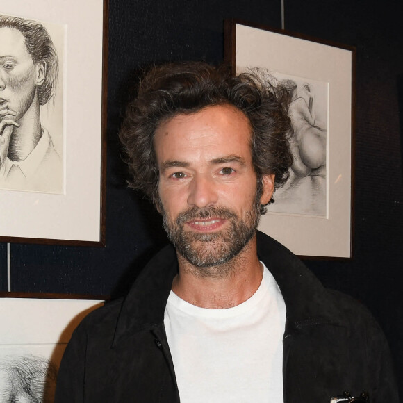 Romain Duris lors de l'inauguration de l'exposition "Feroce" de Romain Duris à l'espace Franquin lors du festival du film francophone de Angoulême le 24 août 2021. © Coadic Guirec / Bestimage 