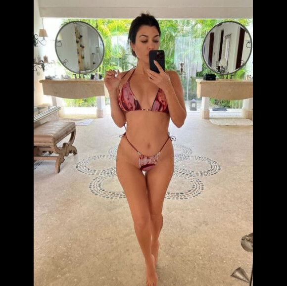 Kourtney Kardashian à Cabo San Lucas, au Mexique. Novembre 2021.