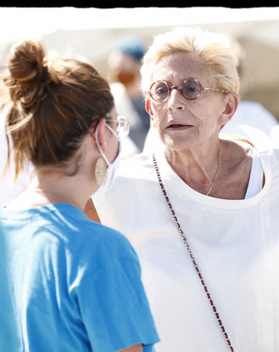 Exclusif - Isabelle Balkany sur le marché. Levallois-Perret , Place de la République, le 31 mai 2020. © Alain Guizard / Bestimage