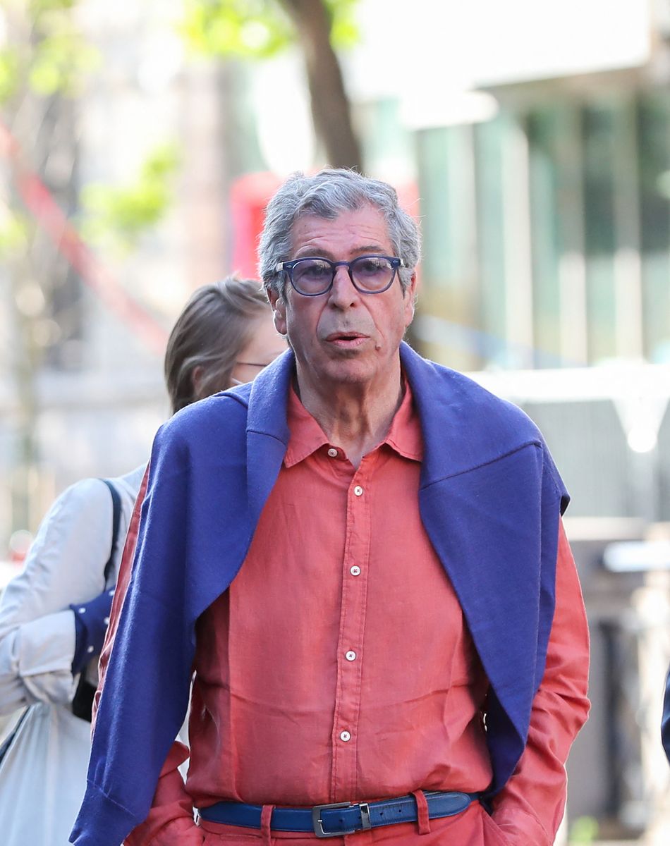 Patrick Balkany arrive au palais de justice de Paris pour entendre la décision de la cour d'appel concernant l'affaire de blanchiment aggravée contre lui et sa femme Isabelle le 27 mai 2020.