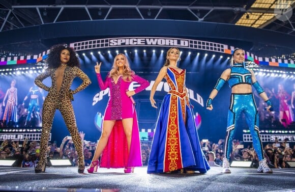 Geri Halliwell, Melanie Brown (Mel B), Melanie Chisholm (Mel C) et Emma Bunton - Les Spice Girls en concert au Stade de Wembley dans le cadre de leur tournée "Spice World UK Tour". Londres, le 20 juin 2019.