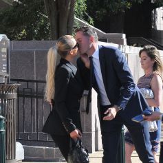 Exclusif - Paris Hilton embrasse son fiancé Carter Milliken Reum avant de rencontrer les législateurs à Washington, The District, Etats-Unis, le 20 octobre 2021.