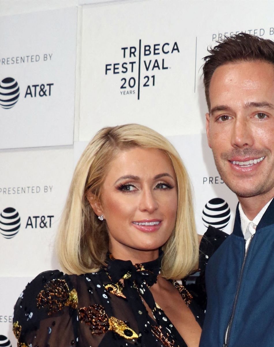 Paris Hilton et son fiancé Carter Reum à la première du documentaire "This is Paris" au Tribeca Film Festival à New York, le 20 juin 2021.