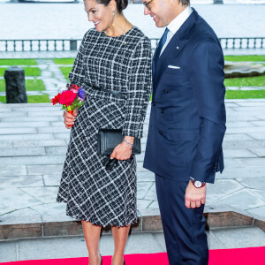 La princesse Victoria et le prince Daniel de Suède - La reine Letizia d'Espagne reçue par la reine Silvia de Suède lors d'un déjeuner à la mairie de Stockholm, le 25 novembre 2021.