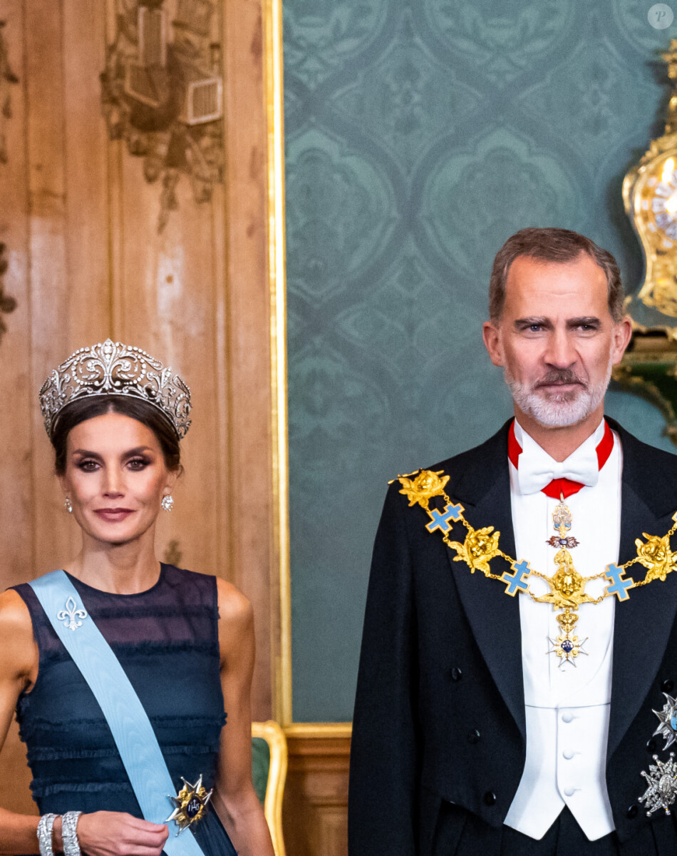 CASA REAL DE SUECIA - Página 15 6697069-le-roi-felipe-vi-et-la-reine-letizia-d-e-950x1200-1