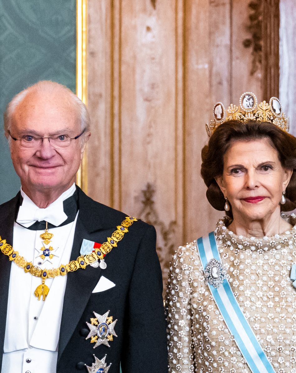 Le roi Felipe VI et la reine Letizia d'Espagne assistent au dîner de gala donné en leur honneur par le roi Carl XVI Gustav et la reine Silvia de Suède au palais royal à Stockholm, le 24 novembre 2021.