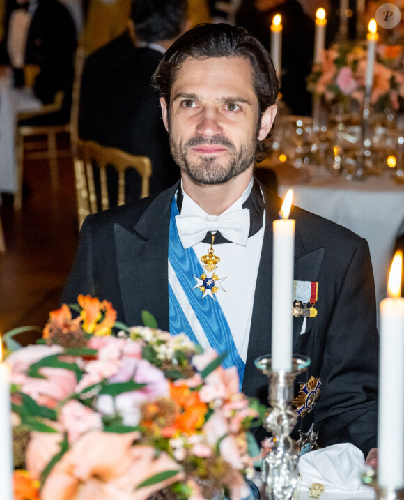 Le prince Carl Philip de Suède lors du dîner d'état au palais royal à Stockholm pour la visite en Suède du couple royal d'Espagne le 24 novembre 2021.