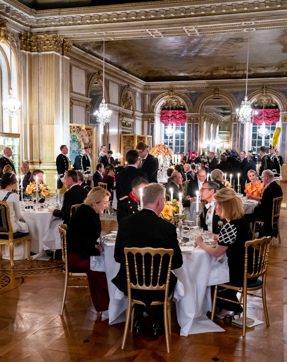 Illustration lors du dîner d'état au palais royal à Stockholm pour la visite en Suède du couple royal d'Espagne le 24 novembre 2021.