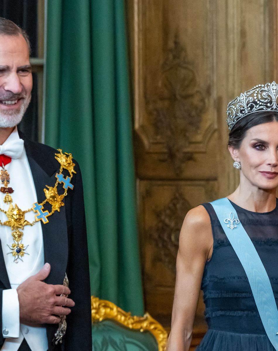 Le roi Felipe VI d'Espagne, la reine Letizia lors du dîner d'état au palais royal à Stockholm pour la visite en Suède du couple royal d'Espagne le 24 novembre 2021.