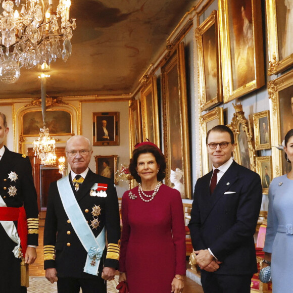 La princesse Sofia (Hellqvist), Le prince Carl Philip de Suède, Le roi Felipe VI et la reine Letizia d'Espagne,, Le roi Carl XVI Gustav et la reine Silvia de Suède, Le prince Daniel et la princesse Victoria de Suède - Le roi Felipe VI et la reine Letizia d'Espagne, accueillis par le roi Carl XVI Gustav la reine Silvia de Suède à Stockholm dans le cadre de leur visite d'Etat de deux jours. Le 24 novembre 2021.