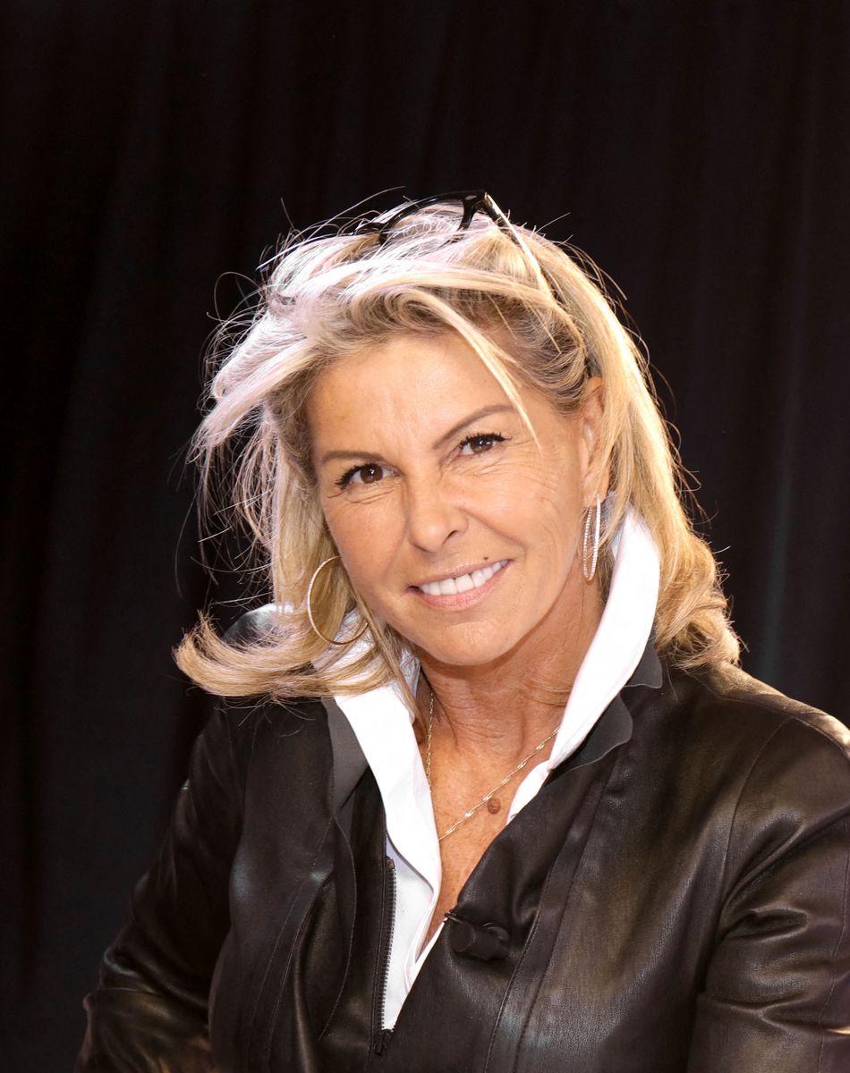Portrait de Caroline Margeridon en marge de l'enregistrement de l'émission "L'instant de Luxe" à Paris le 29 octobre 2021. © Cédric Perrin / Bestimage