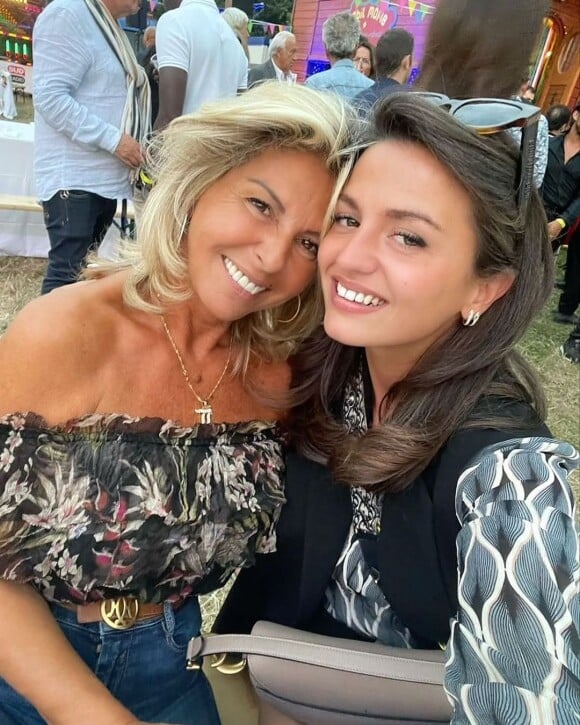 Caroline et Victoire Margeridon posent sur Instagram