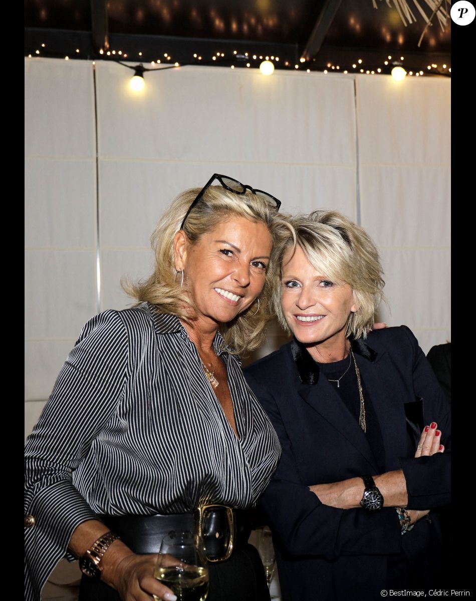 Exclusif - Caroline Margeridon, Sophie Davant - Anniversaire de Caroline Margeridon à Paris. Le 4 octobre 2021 © Cédric Perrin / Bestimage