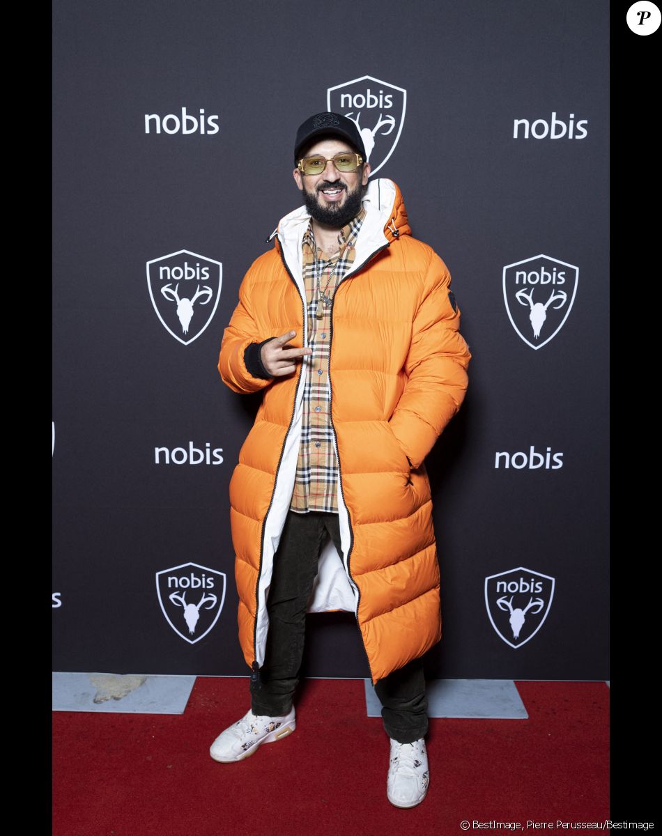 Exclusif - Zak l'artiste (Coiffeur) - Nobis fête ses 15 ans en inaugurant sa nouvelle boutique dans le 2ème arrondissement de Paris, France, le 25 novembre 2021. © Pierre Perusseau/Bestimage$