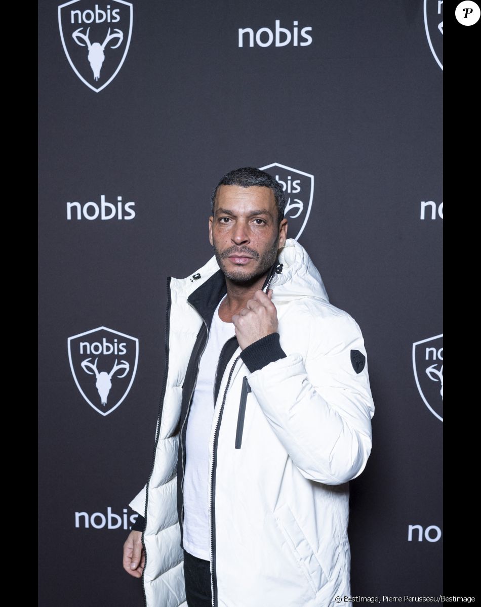 Exclusif - Adel Bencherif - Nobis fête ses 15 ans en inaugurant sa nouvelle boutique dans le 2ème arrondissement de Paris, France, le 25 novembre 2021. © Pierre Perusseau/Bestimage$