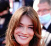 Carla Bruni - Montée des marches du film " Annette " lors de la cérémonie d'ouverture du 74ème Festival International du Film de Cannes. Le 6 juillet 2021 