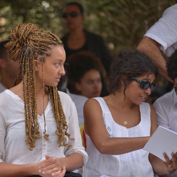 Exclusif - Jenaye Noah, Eleejah Noah, Isabelle Noah - Cérémonie traditionnelle lors des obsèques de Zacharie Noah à Yaoundé au Cameroun le 18 janvier 2017.