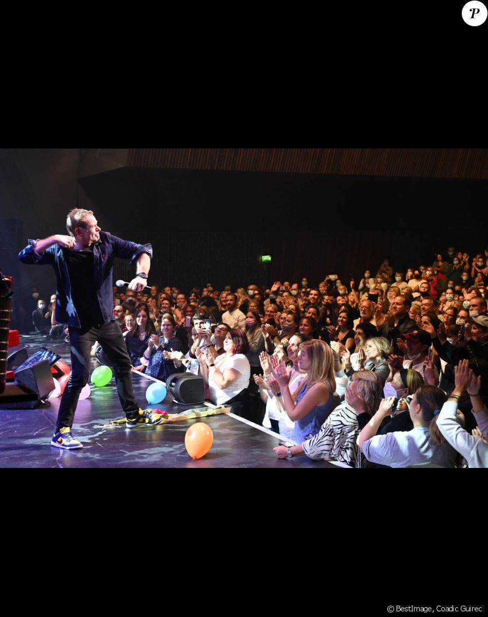 Exclusif - Le chanteur québécois Garou à la Salle Pleyel à Paris, France, le 7 octobre 2021. © Coadic Guirec/Bestimage